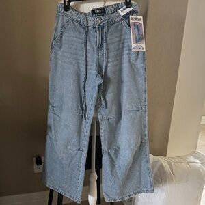 Rewash Light Blue Relaxed W SZ 7/28 Jeans waist 15” rise 10” inseam 30”